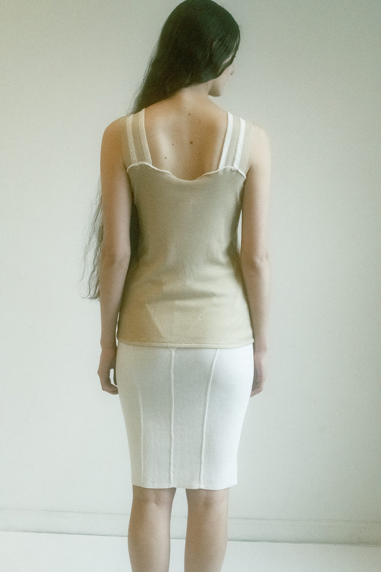 It’s minimalism with a pulse, a uniform for the quietly disobedient.