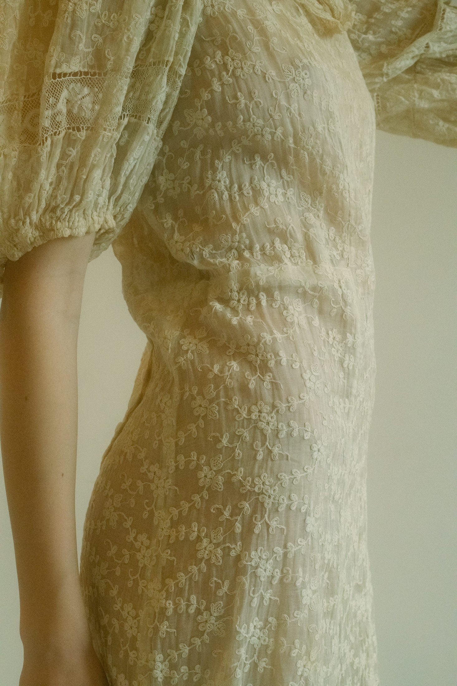PERFECT ANTIQUE DRESS