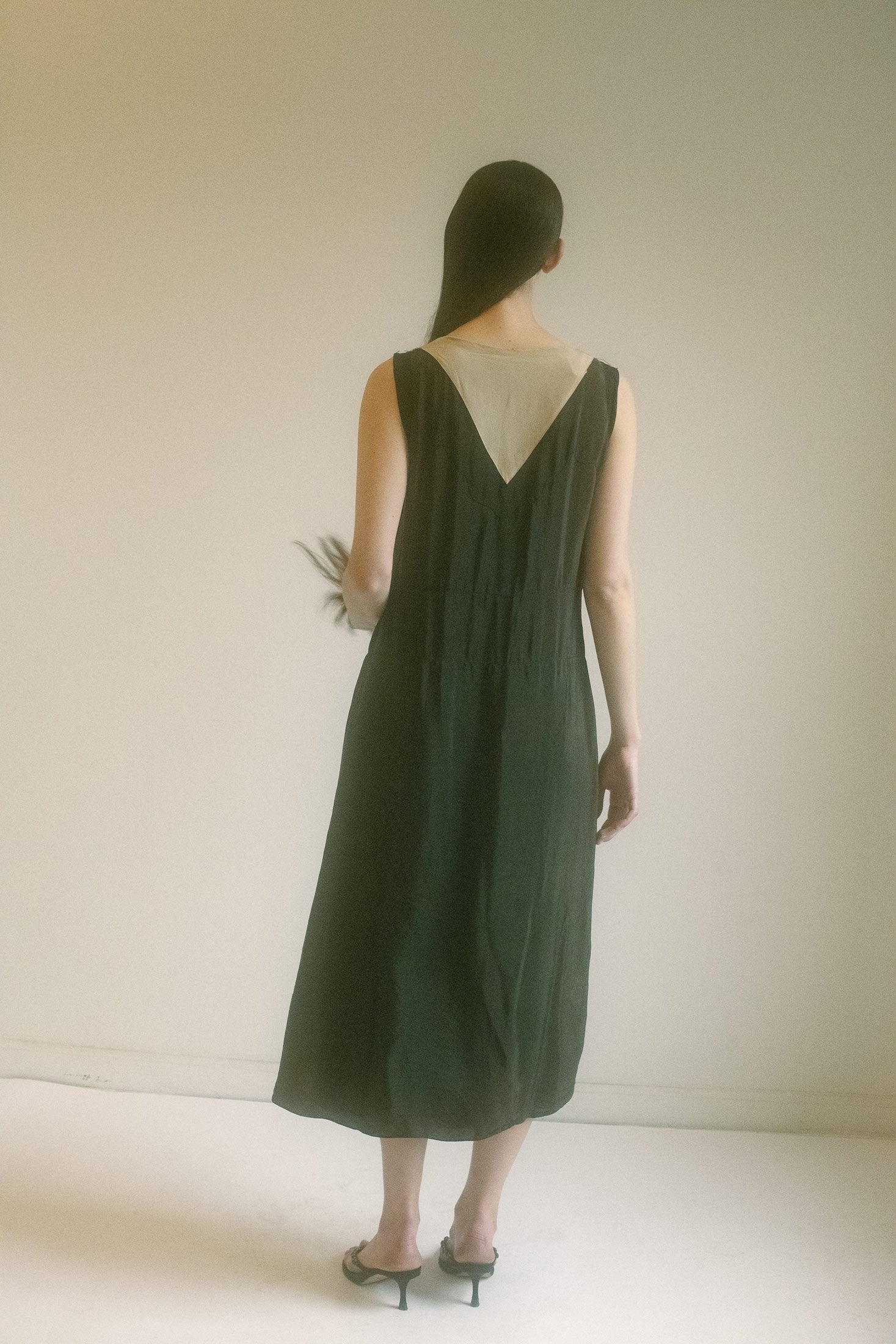There’s a mysterious, almost magical quality to its design—effortlessly chic, it moves with you through the city, creating an aura of timeless elegance that’s both classic and uniquely your own.