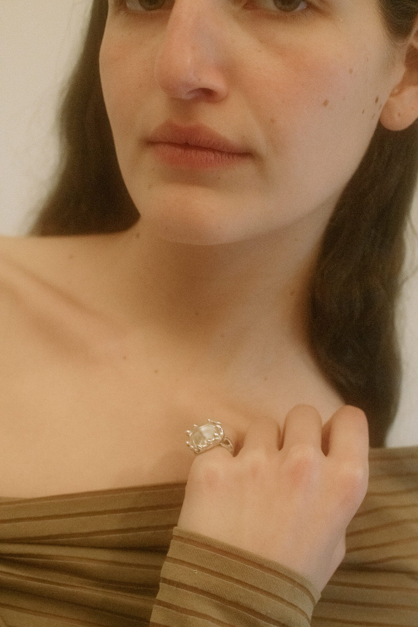 A ring that doesn’t whisper, but lingers—heavy with allure and old-world glamour.