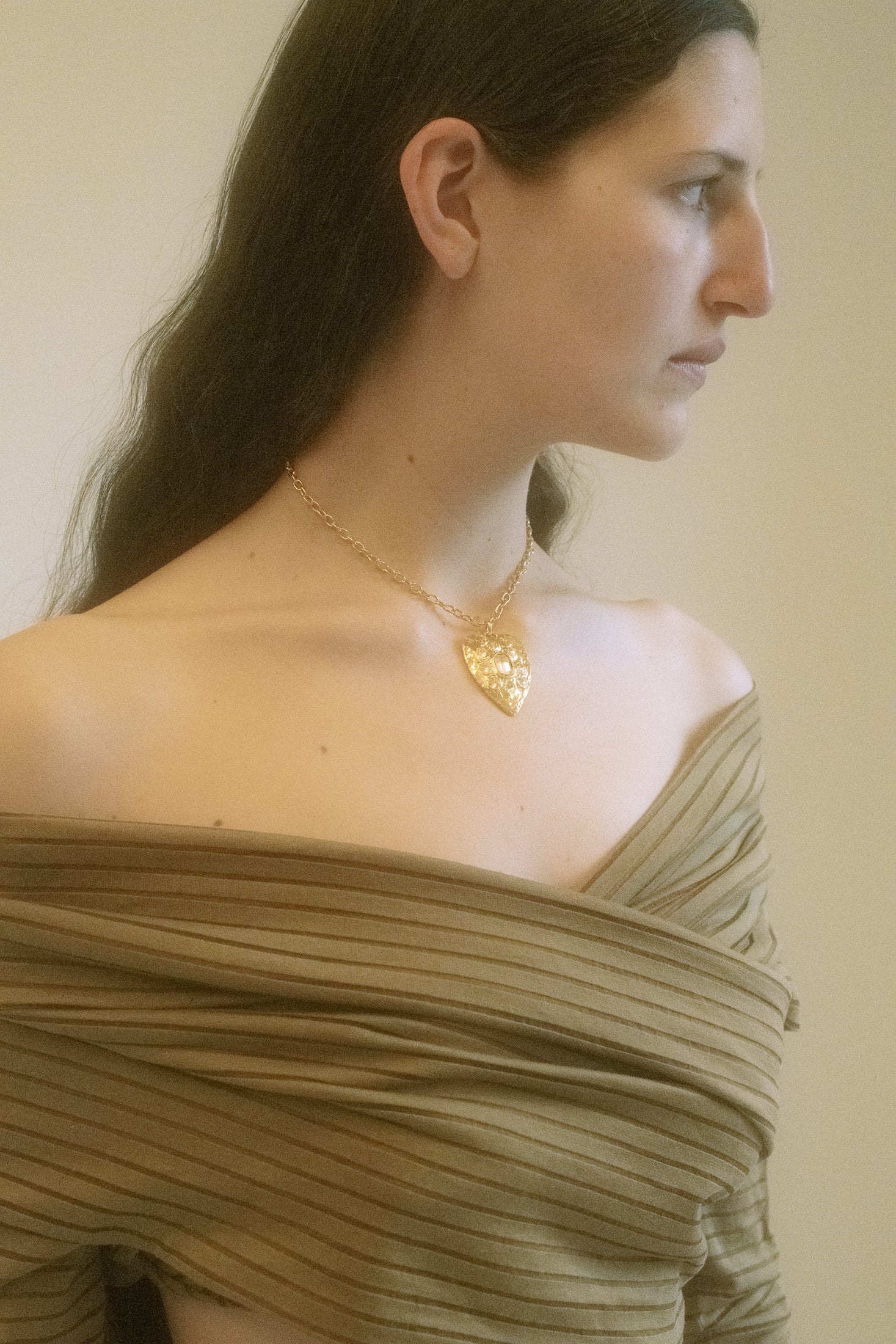 A striking interplay of texture and elegance, this necklace by Mondo Mondo is a testament to bold design.