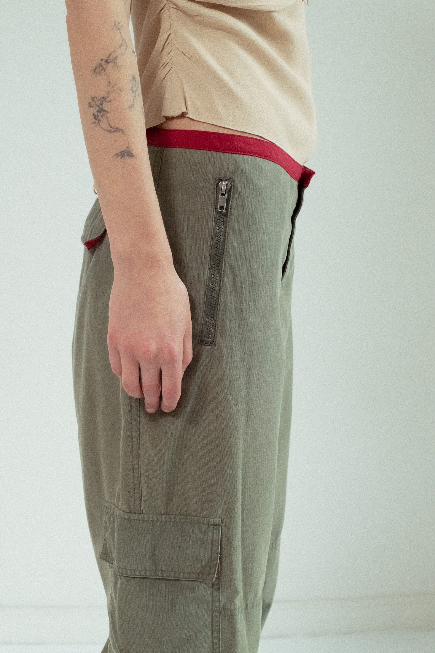 ABERCROMBIE & FITCH, VELCRO CARGO PANTS
