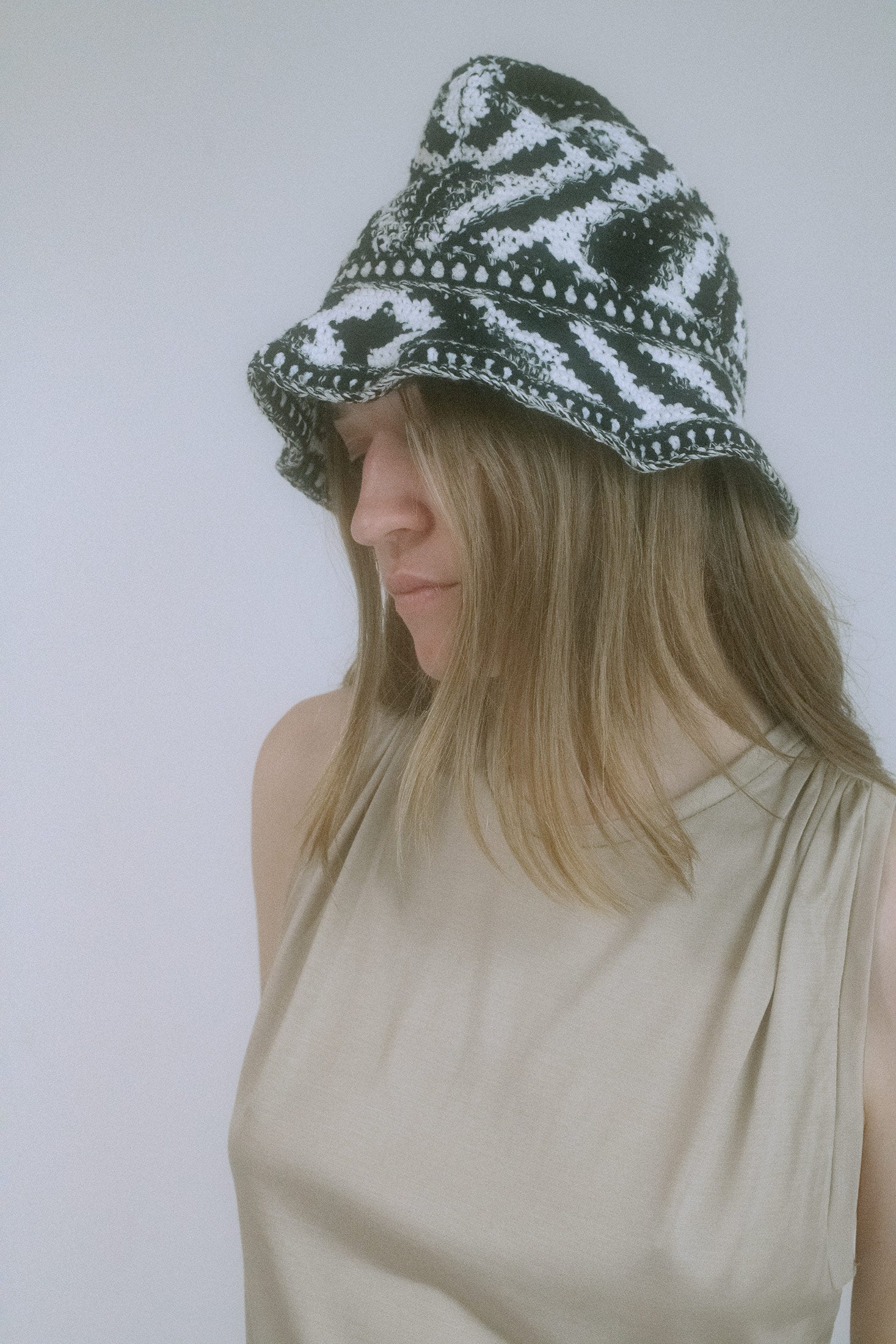 KNIT HAT