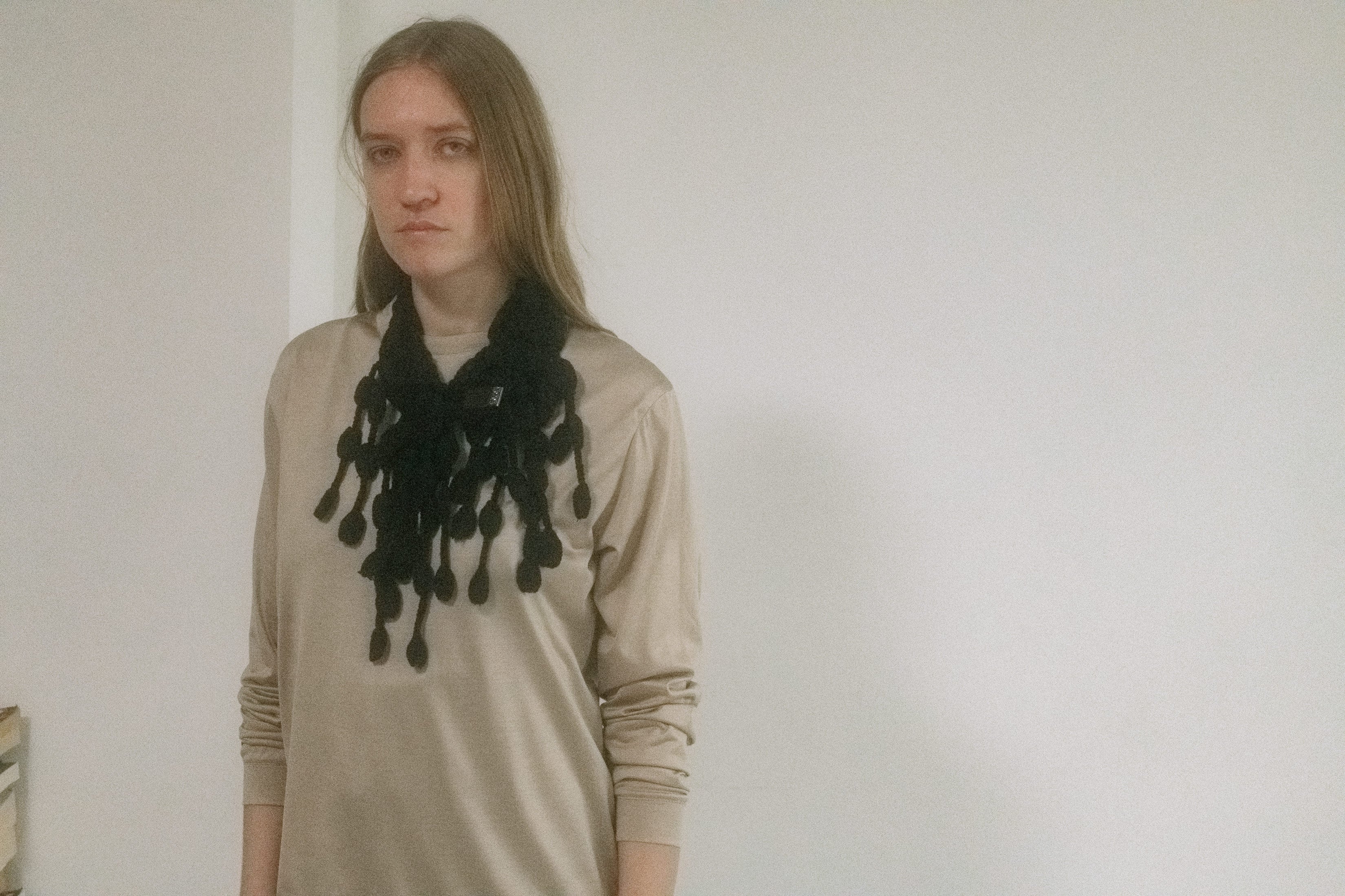 EMBELISHED COLLAR