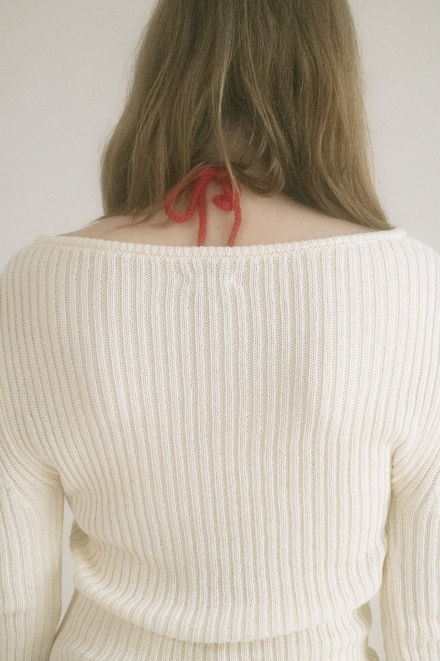 LONG SLEEVE SCOOP NECK