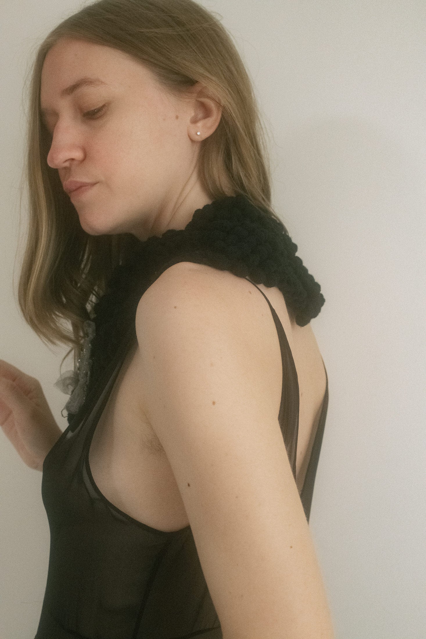 Whether left open to drape along the collarbones or fastened at the throat with a brooch of your choosing, it invites reinterpretation with each wear.