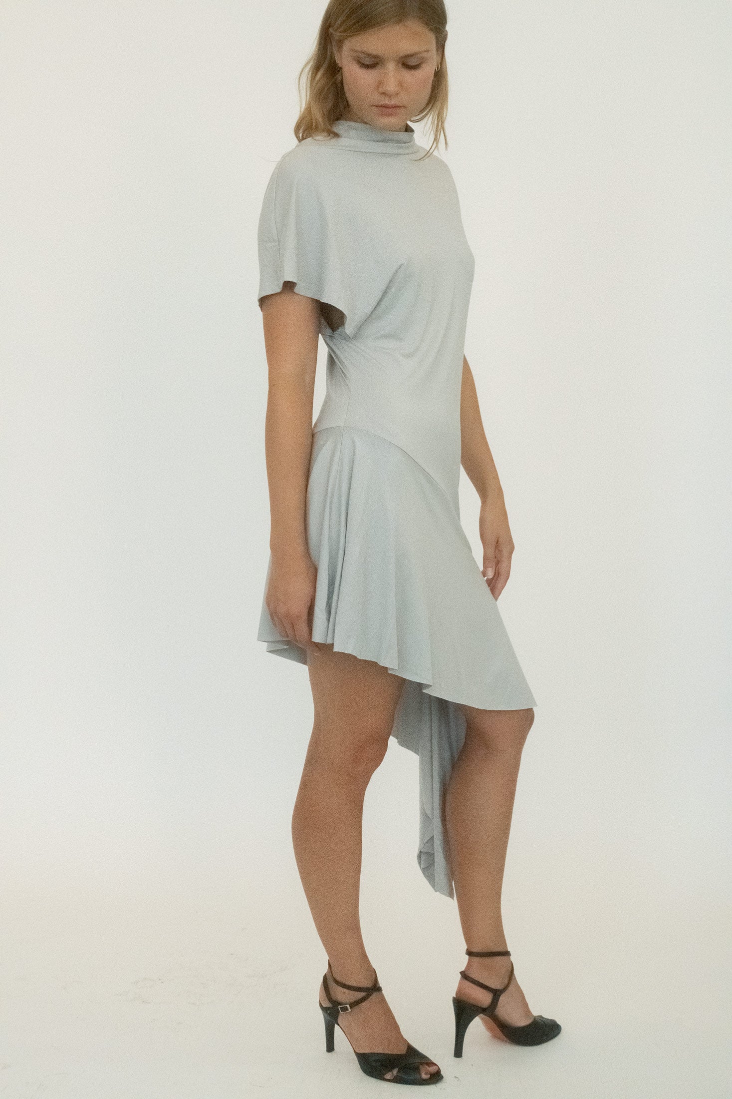 From Belle the Label, a dress that knows how to draw out suspense.
