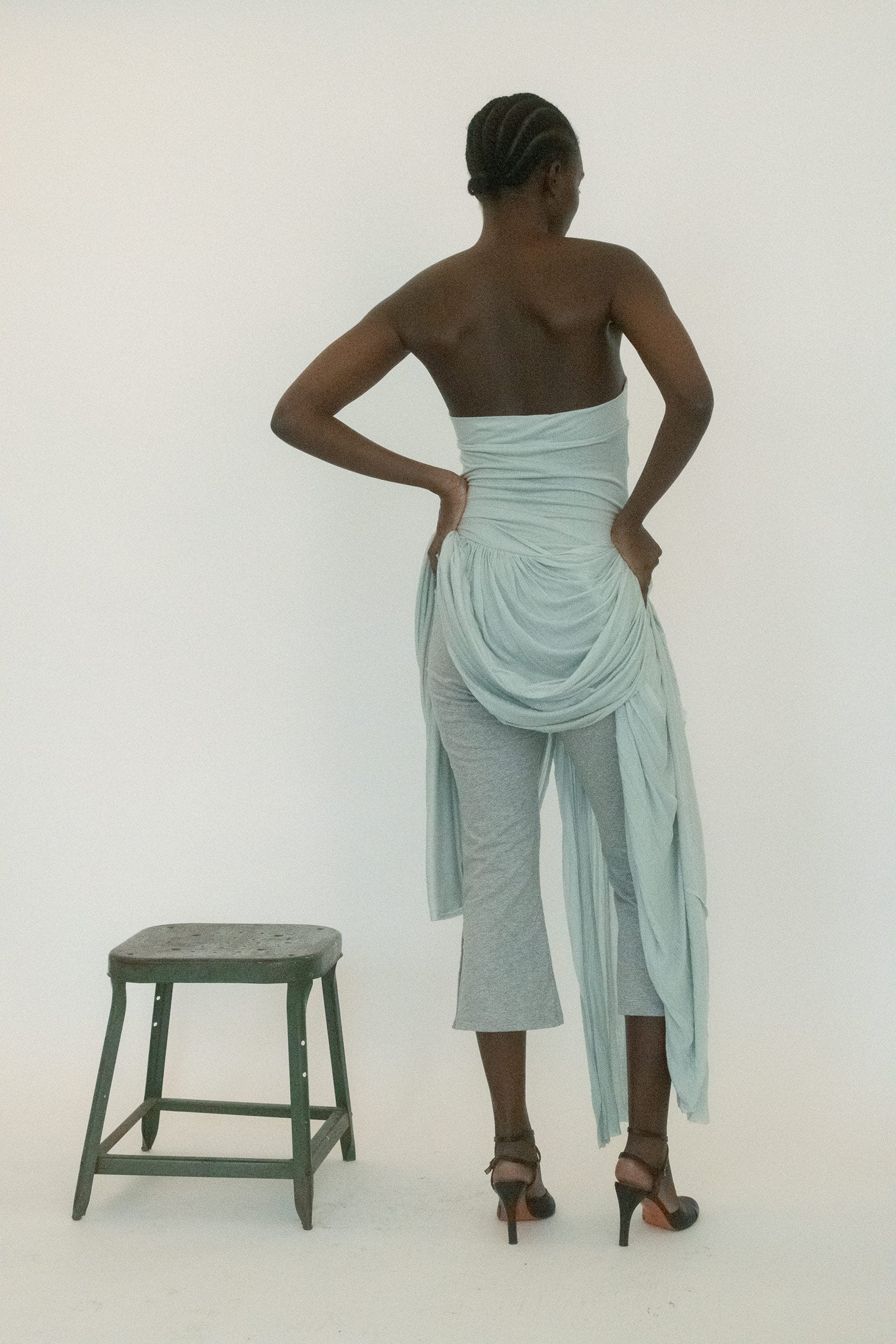 These capris that turn the ordinary into something charged.