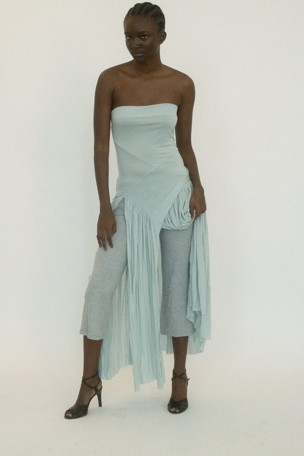 From Belle the Label, a pair of capris that feel equal parts utilitarian and suggestive. 